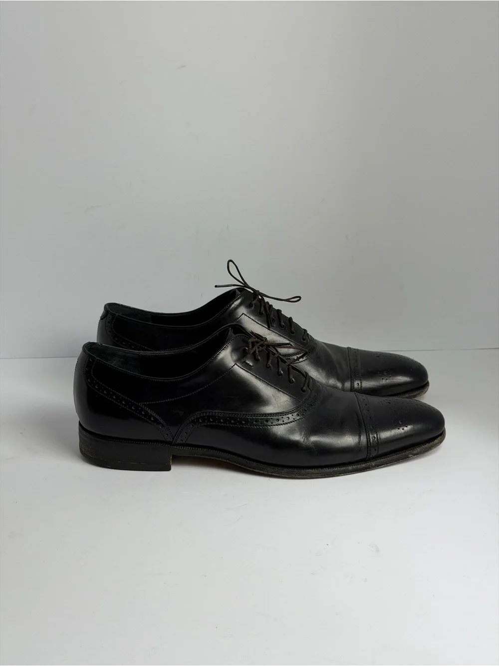 Salvatore Ferragamo Black Leather Brogue Cap-toe Oxfords Size 9